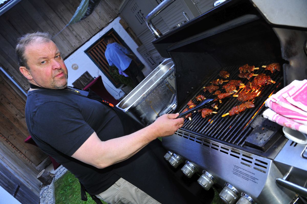 Hermann Gruber am Grill